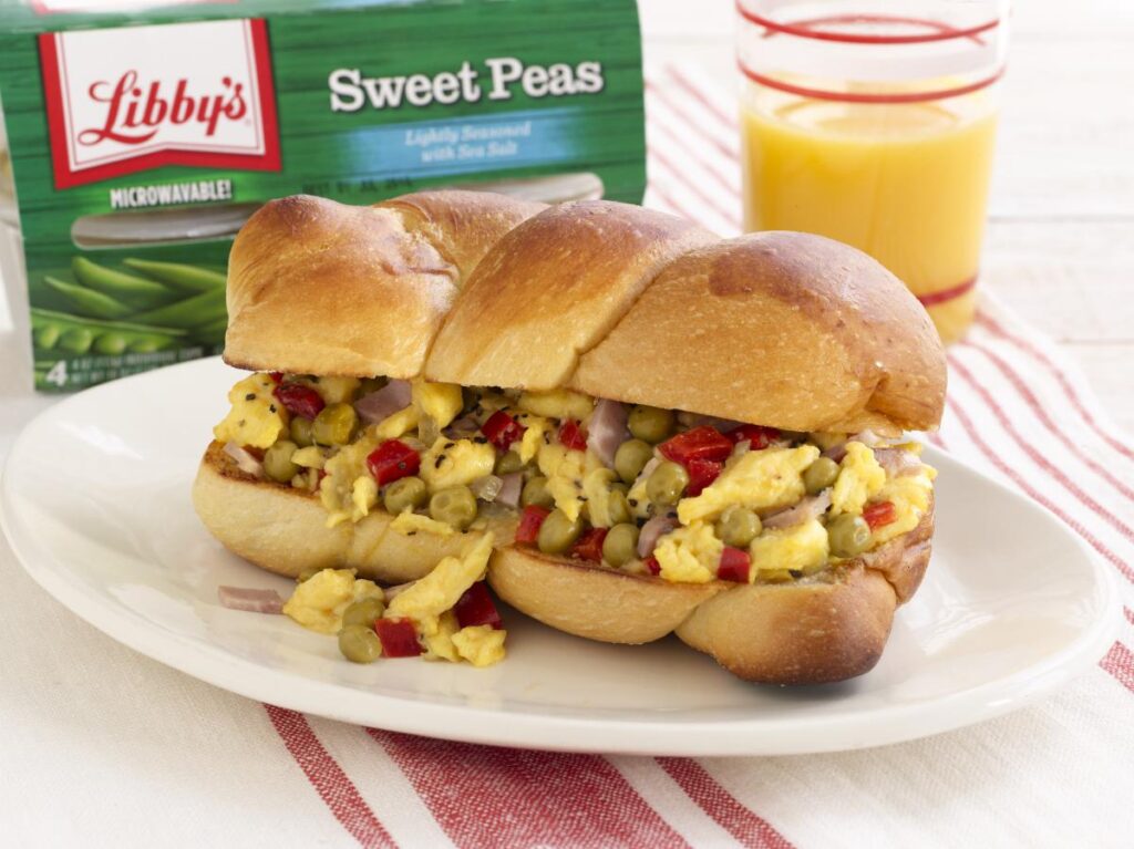 Libby's Sweet Peas in Scrambled Egg Sandwich